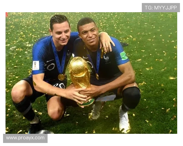 速度与空间制造者：解析姆巴佩无可替代的战术价值在现代足球体系中