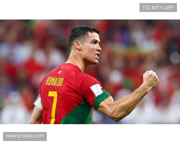 C罗领衔出战,球队士气大振迎关键战役 C罗领衔出战,球队士气大振迎关键战役